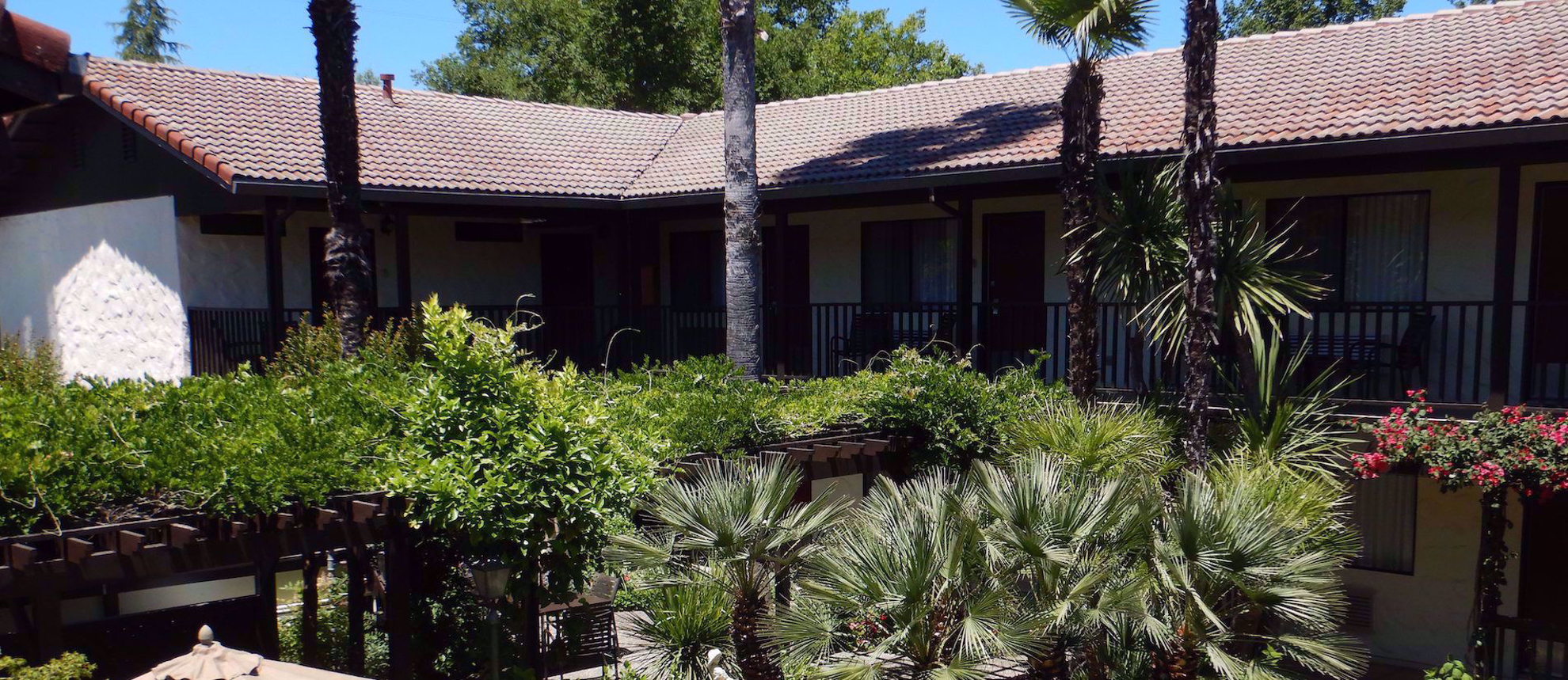 all women's hiking and wine tour lodge